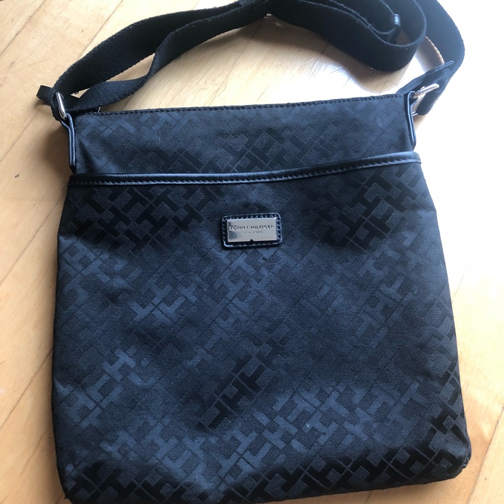 TommyHilfigerc crossbody bag